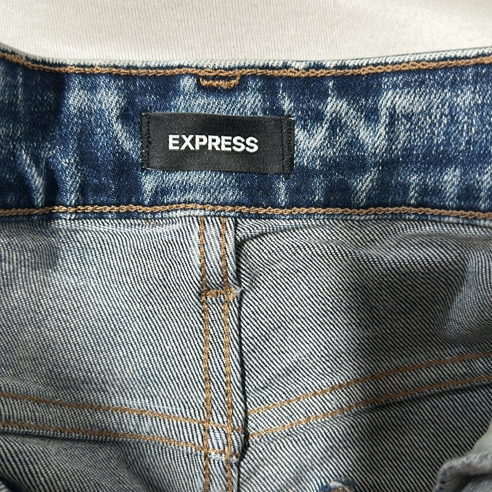Express 4R Boyfriend Midrise Jeans. Only worn once. - Picture 3 of 5
